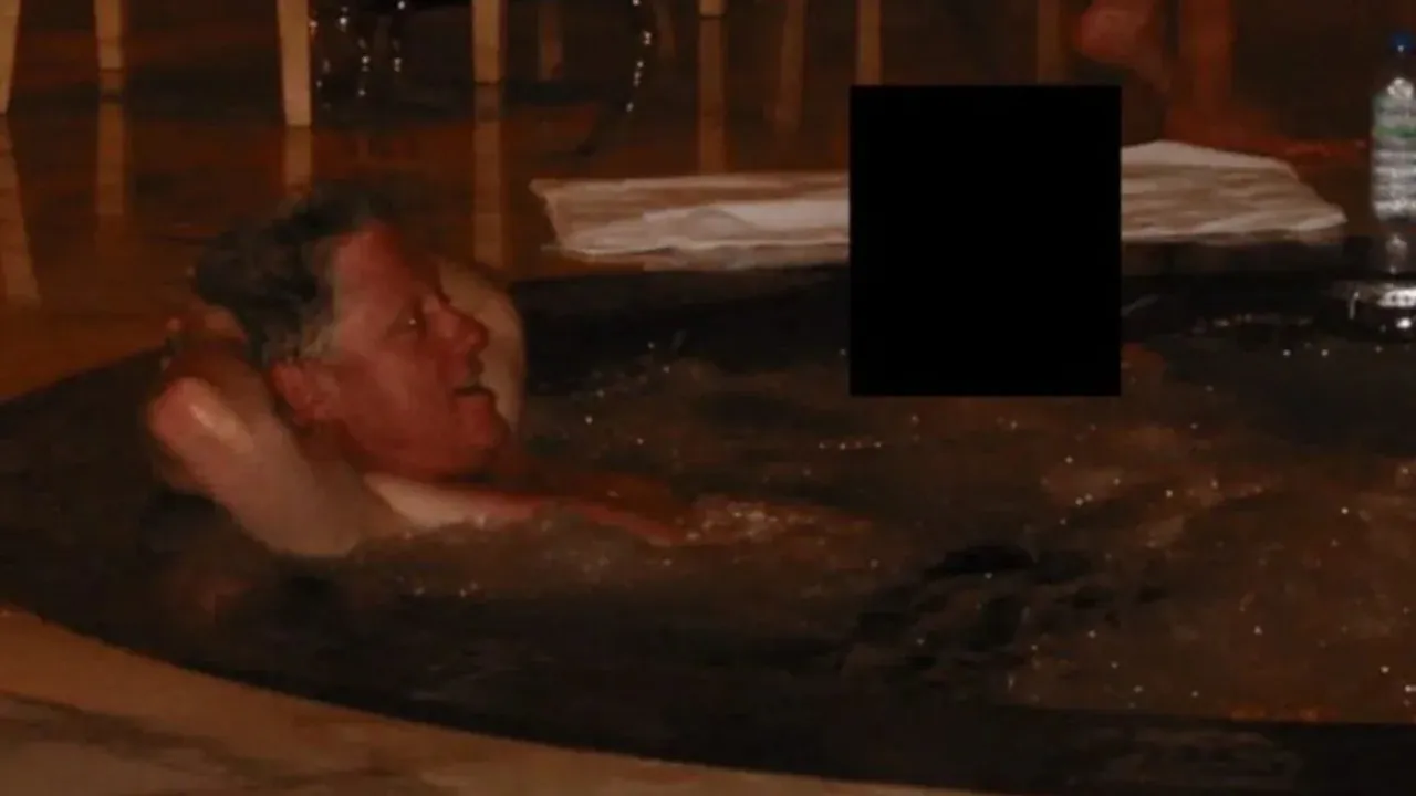 JEFFREY EPSTIENE FILES CLINTON PHOTOS RELEASED