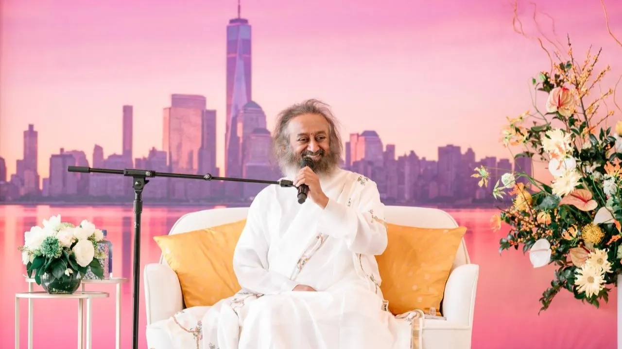 MASS MEDITATION BY ART OF LIVING (2)