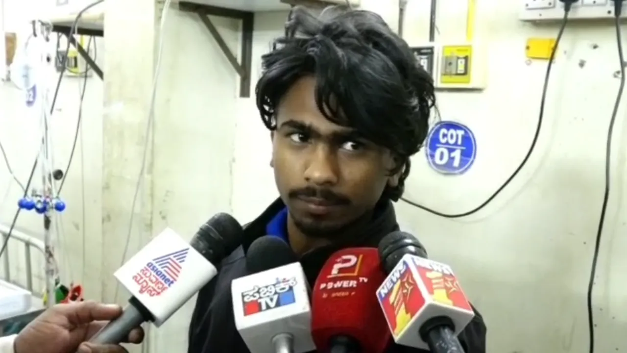 chitradurga-district-between-hiriyuru---sira-seabird-bus-accident_Massive-bus-tragedy_bus-cleaner