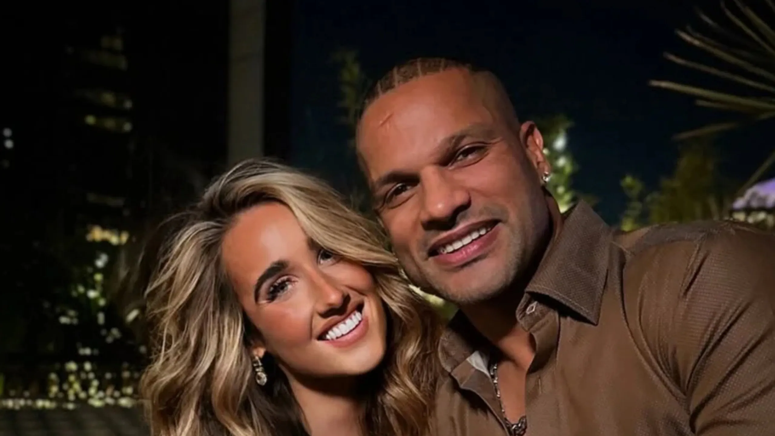 shikhar dhawan and sophie shine (1)