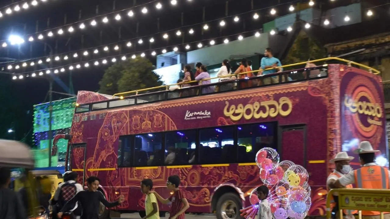 double dekker bus in bangalore (1)