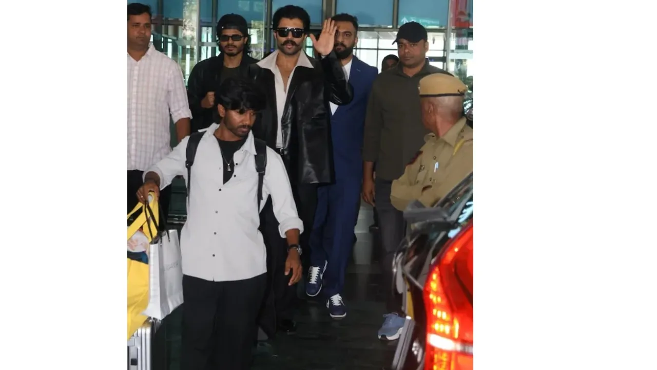 actor vijay devarakonda at udaipura airport