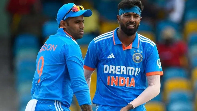 IND vs PAK: ಭಾರತದ ಪ್ಲೇಯಿಂಗ್-11 ರಲ್ಲಿ ಭಾರೀ ಬದಲಾವಣೆ ಸಾಧ್ಯತೆ; ಬಿಗ್ ಹಿಟ್ಟರ್ ಸೂರ್ಯ ಮೇಲೆ ಕ್ಯಾಪ್ಟನ್ ಶರ್ಮಾ ಕಣ್ಣು..!