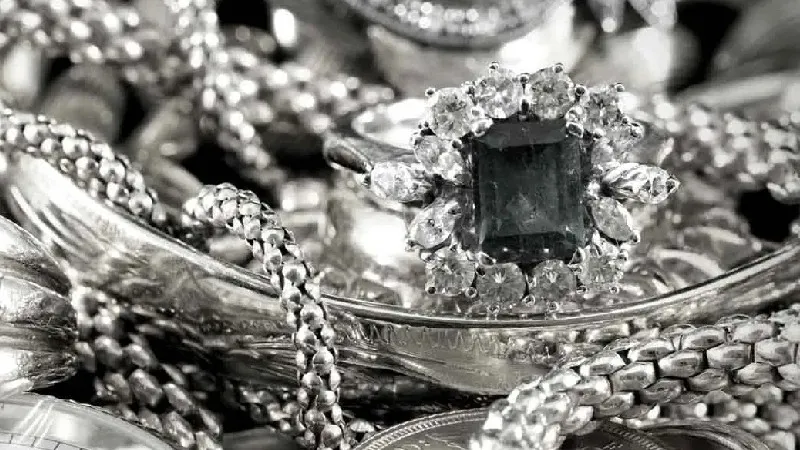 ಇಂದು ಚಿನ್ನದ ಬೆಲೆ ಎಷ್ಟಿದೆ​? 1Kg ಬೆಳ್ಳಿ ರೇಟ್​ ಎಷ್ಟು ಗೊತ್ತಾ? ಇಲ್ಲಿದೆ ಮಾಹಿತಿ