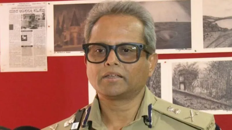 ಒಗ್ಗಟ್ಟು ಪ್ರದರ್ಶಿಸಿದ ಕನ್ನಡ ಪರ ಸಂಘಟನೆಗಳು.. ನಾರಾಯಣಗೌಡ ರಿಲೀಸ್​ಗೆ ಡೆಡ್​ಲೈನ್ ಕೊಟ್ಟ ವಾಟಾಳ್..!