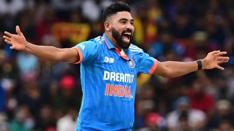ಮೊಹಮ್ಮದ್ ಸಿರಾಜ್ ಕೈಬಿಟ್ಟು ಪ್ರಮಾದ ಮಾಡೀತಾ ಟೀಮ್ ಮ್ಯಾನೇಜ್ಮೆಂಟ್​; ಇದರ ಪರಿಣಾಮ ಏನಾಗಲಿದೆ?
