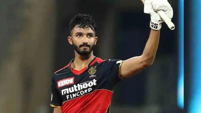 &lsquo;ನೀವು ಬ್ಯಾಟ್ ಮಾಡಿ, ಬೌಲಿಂಗ್ ಮಾಡ್ತೇನೆ&rsquo; ಎಂದ ಪಡಿಕ್ಕಲ್ -ಸವಾಲ್ ಹಾಕಿದ್ದು ಯಾರಿಗೆ..? VIDEO