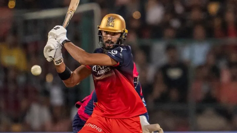 6, 6, 6; ಕೊಹ್ಲಿ ಬೆನ್ನಲ್ಲೇ ಪಡಿಕ್ಕಲ್ ಹಾಫ್&ZeroWidthSpace;ಸೆಂಚುರಿ&ZeroWidthSpace;.. ಕನ್ನಡಿಗನ ಬ್ಯಾಟ್&ZeroWidthSpace;ನಿಂದ ಸತತ 2ನೇ ಅರ್ಧಶತಕ