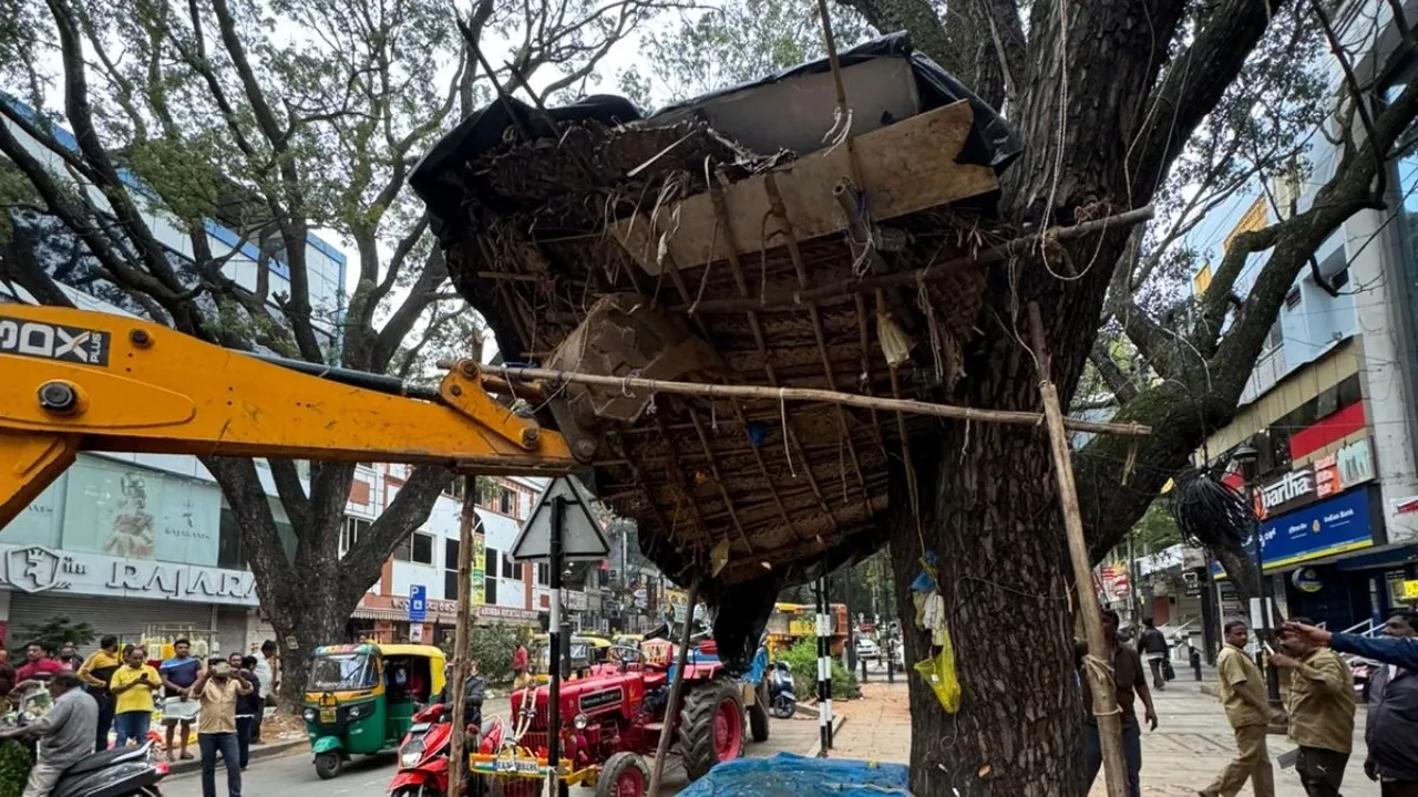 gandhi bazaar footpath clearance (1)