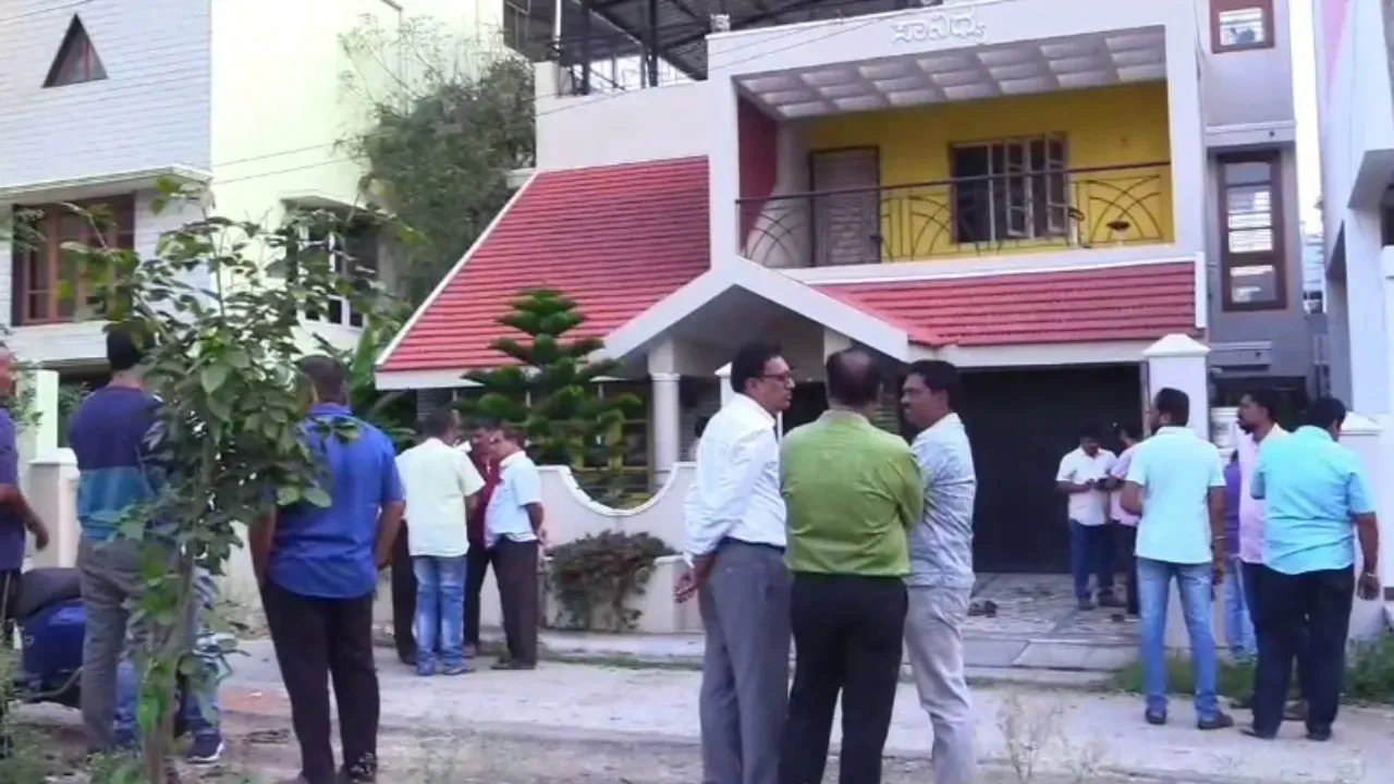 shimogga-mother-and-son-2-2025-12-06-10-32-24