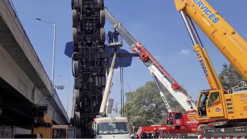 crane toppling
