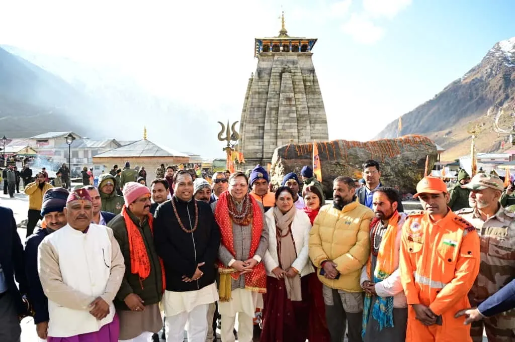 Chief Minister Pushkar Singh Dhami offering prayers at the Kedarnath temple during the winter closing ceremony.