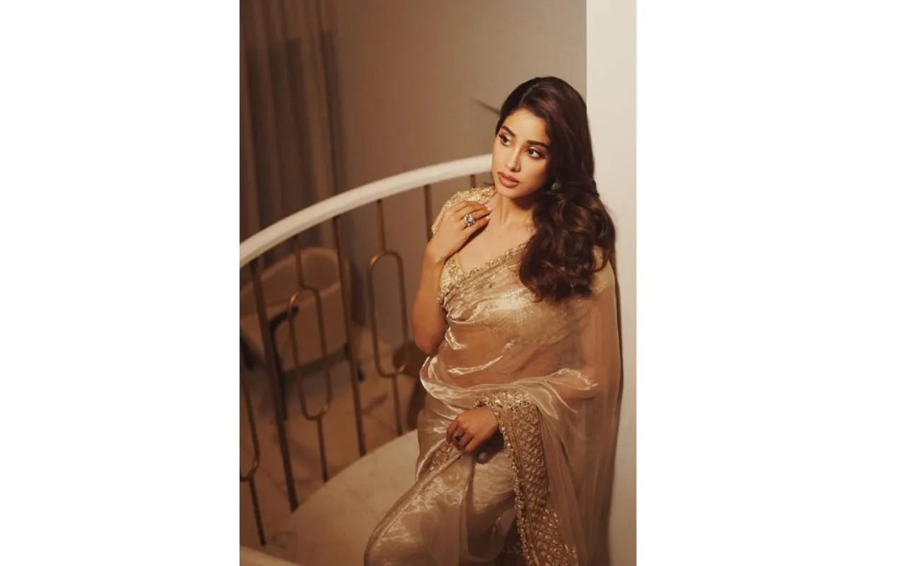 Jhanvi Kapoor Inspired Golden Saree For Womens