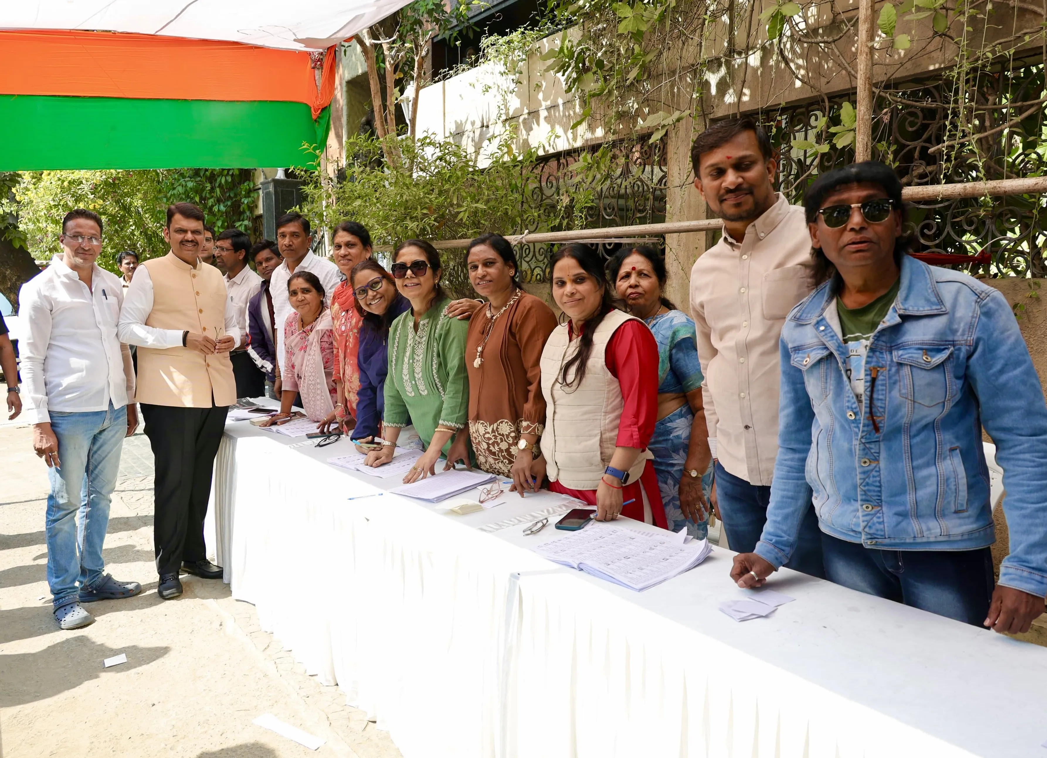 Devendra fadnavis at polling booth