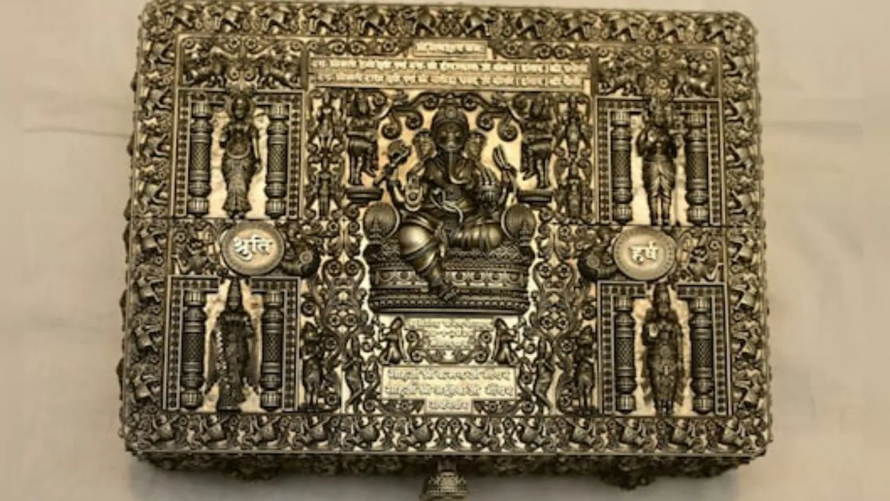 Japiur Man Beats Ambanis Creating Wedding Card For Daughter