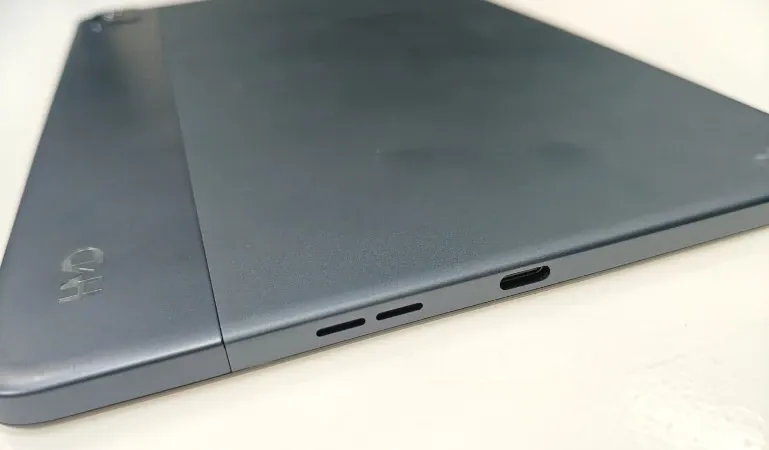 HMD T21 Tablet Review Charging