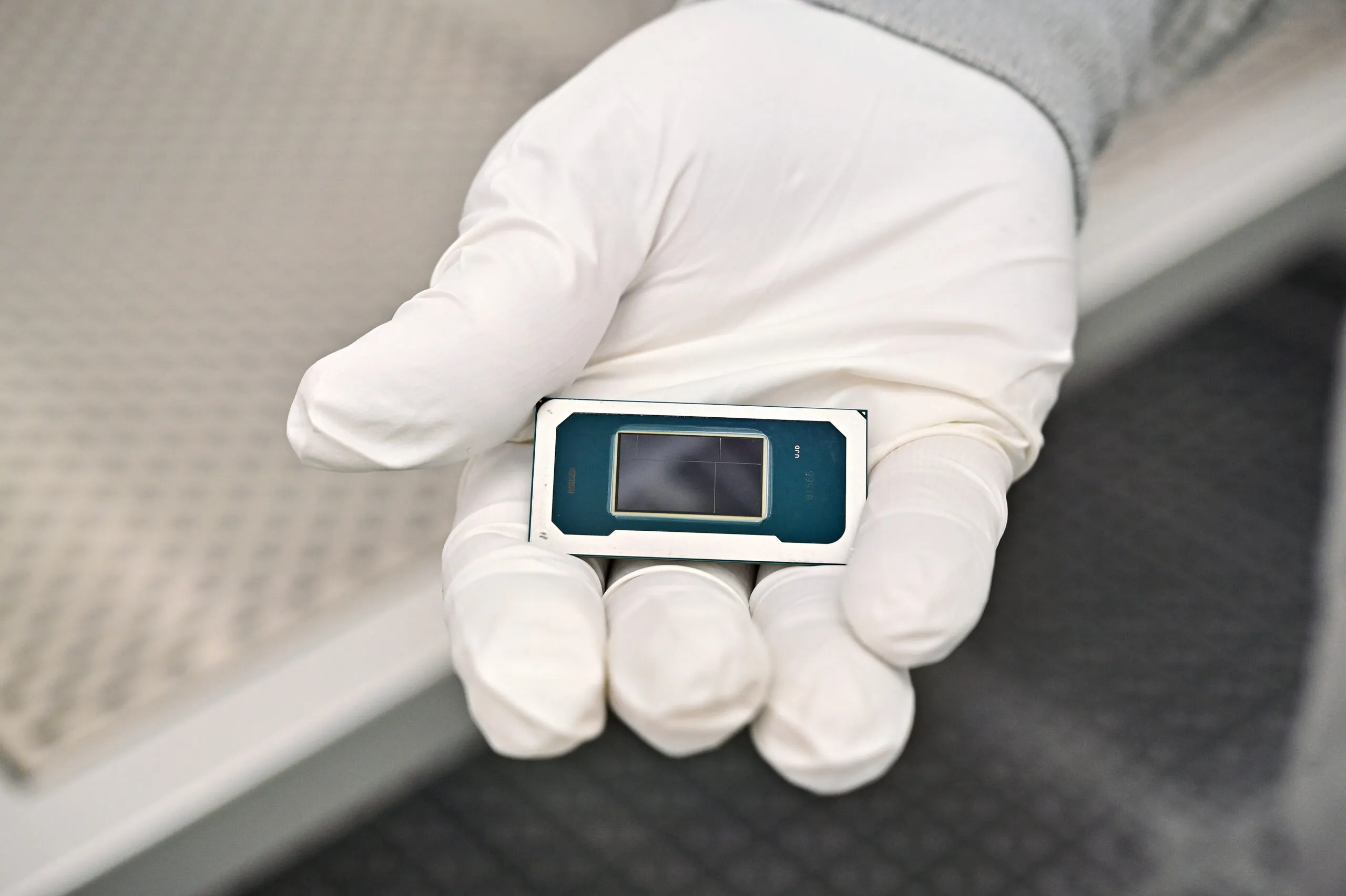 gloved-hand-intel-core-ultra-series-3-scaled