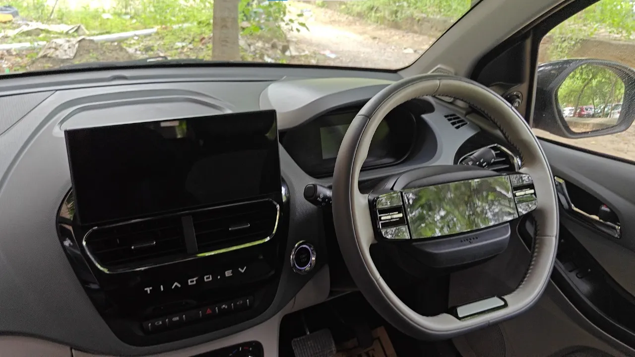 Cabin and features in the top variant