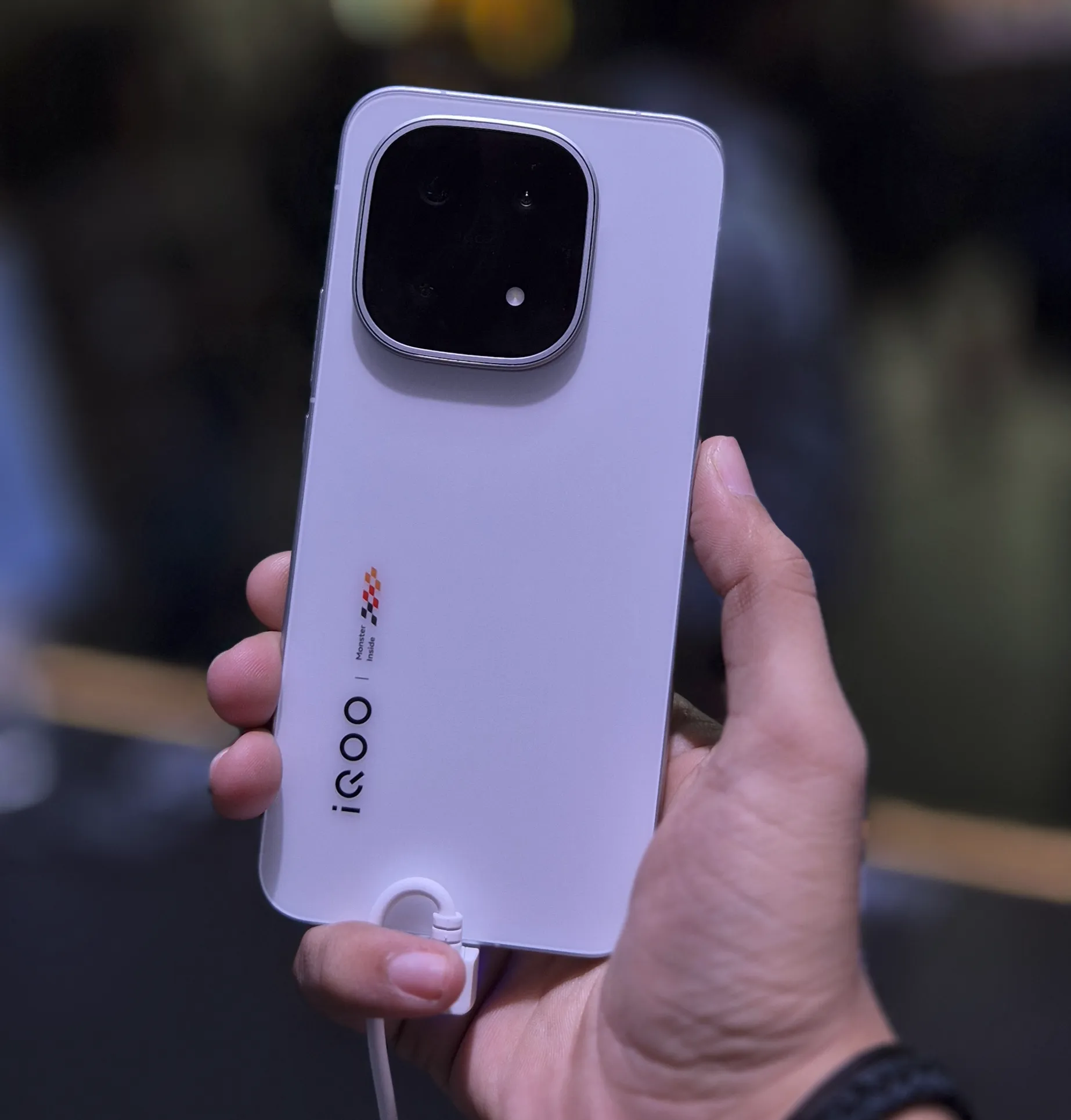 Triple 50MP cameras with improved zoom