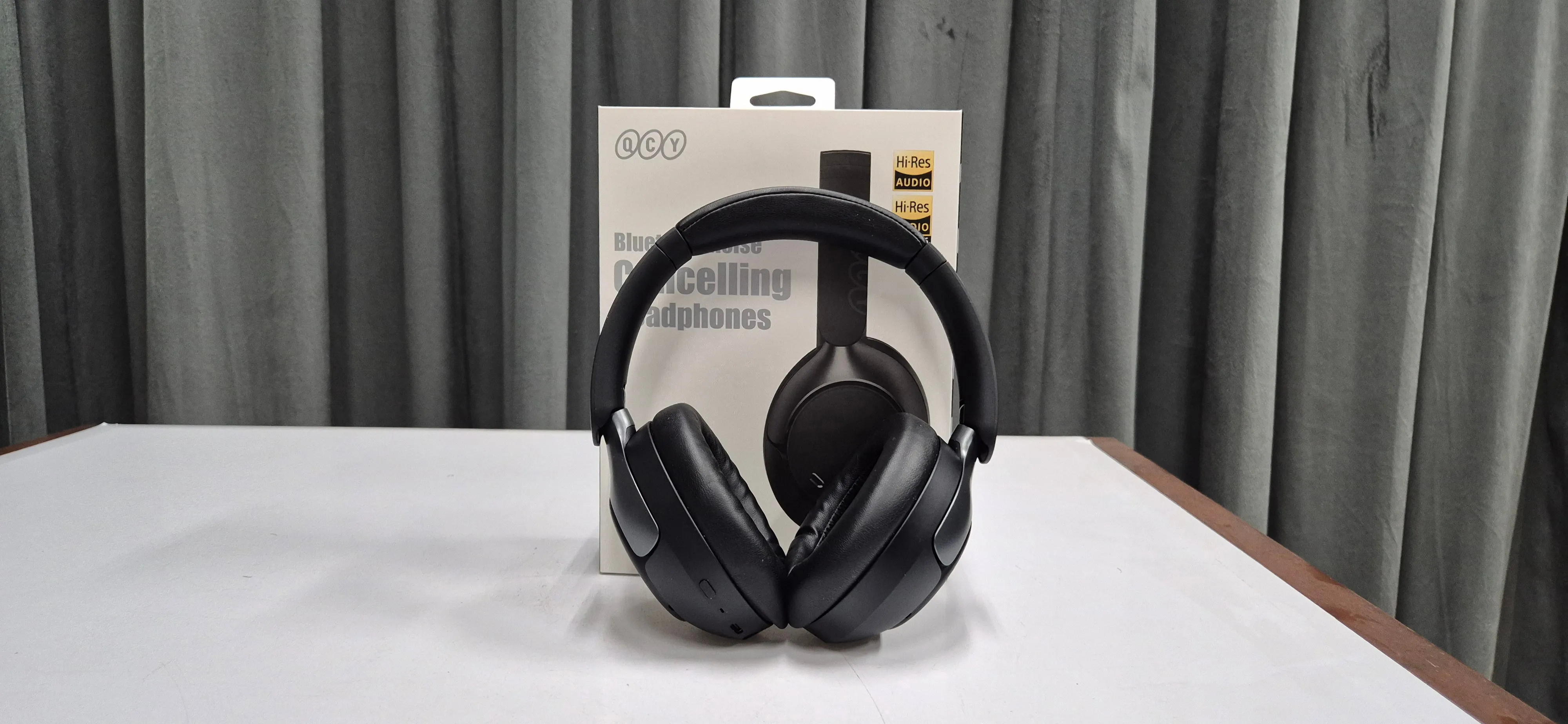 Qcy h3 pro headphones