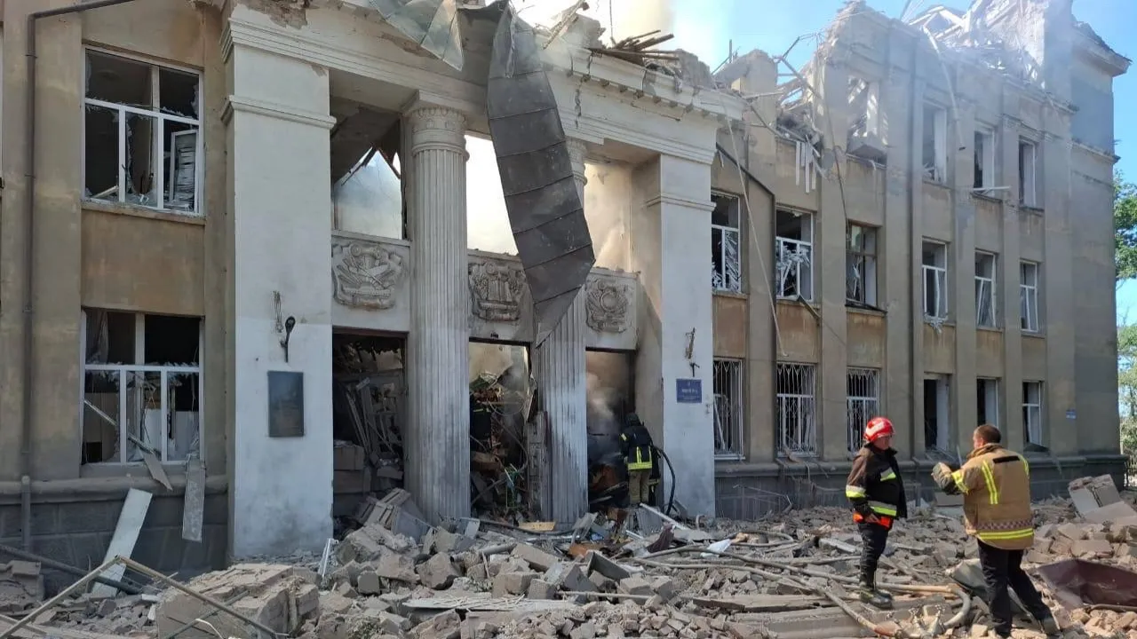 Russian attacks on Ukraine kill at least 10 people, most of them in Kyiv