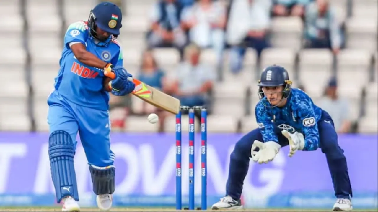india womens team beat england by 4 wickets in 1st odi