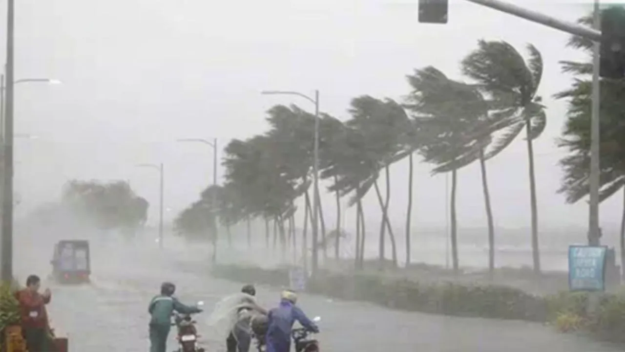 Pakistan monsoon rains kill 63 in 24 hours