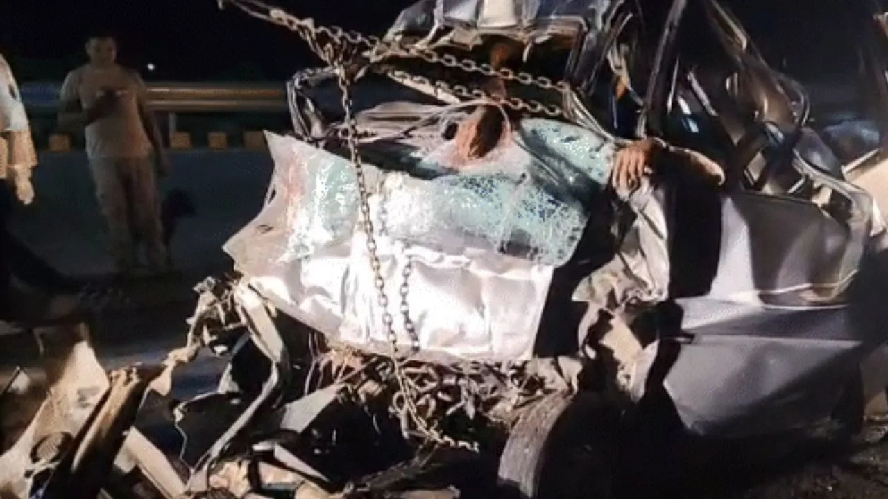 uttar pradesh tragic accidents six killed on yamuna expressway in mathura