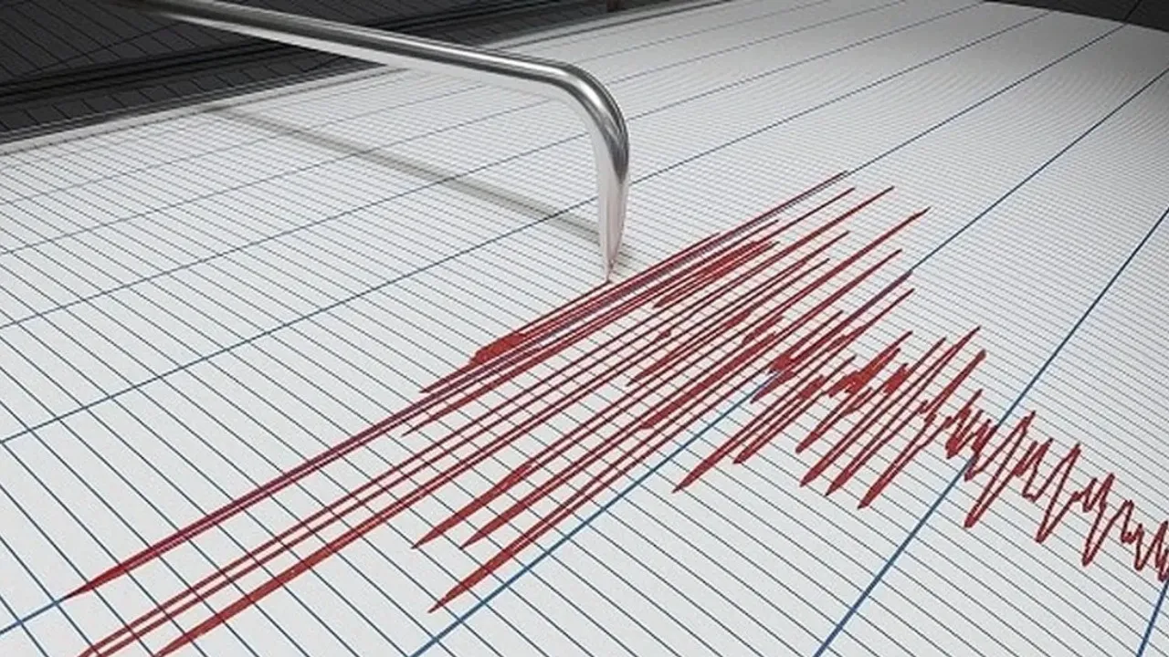 Tsunami warning after 2 large earthquakes off Russia's Pacific coast