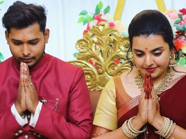 Arundhati Movie Child Artist Divya Nagesh Engagement Photos Viral (2)-1735974453