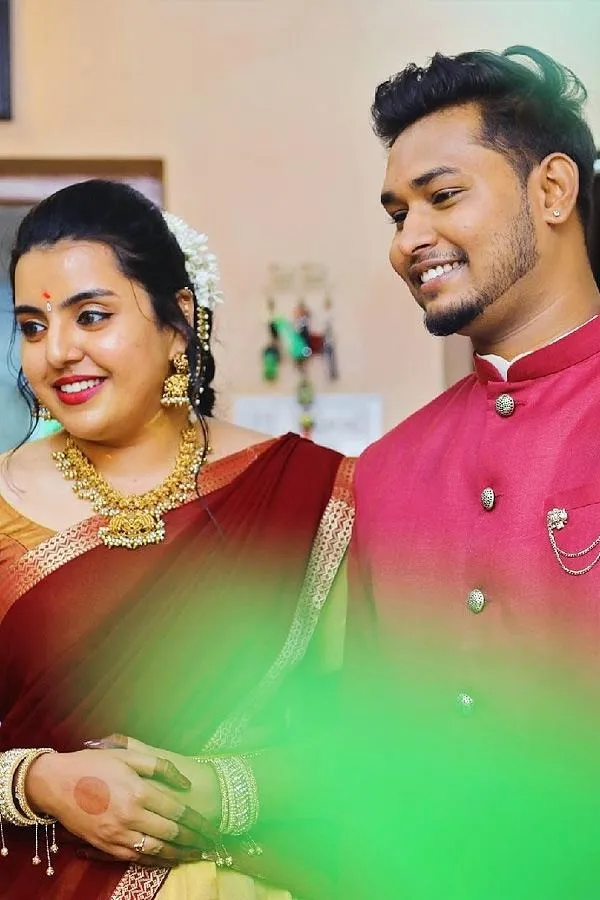 Arundhati Movie Child Artist Divya Nagesh Engagement Photos Viral (5)-1735974453