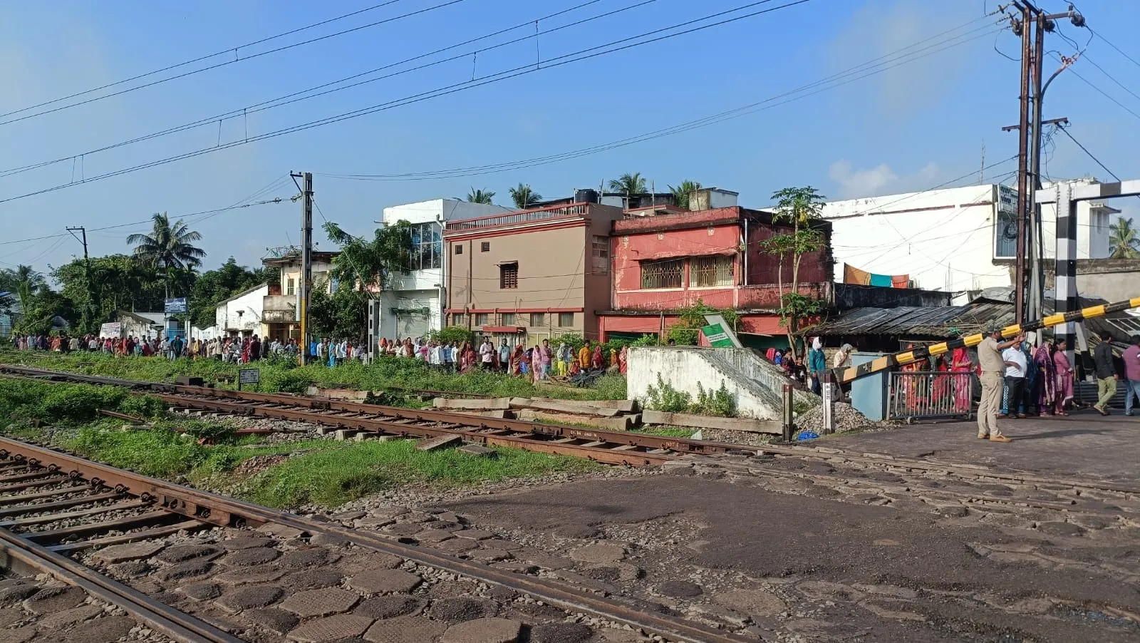 Radha Pada Darshan crowd
