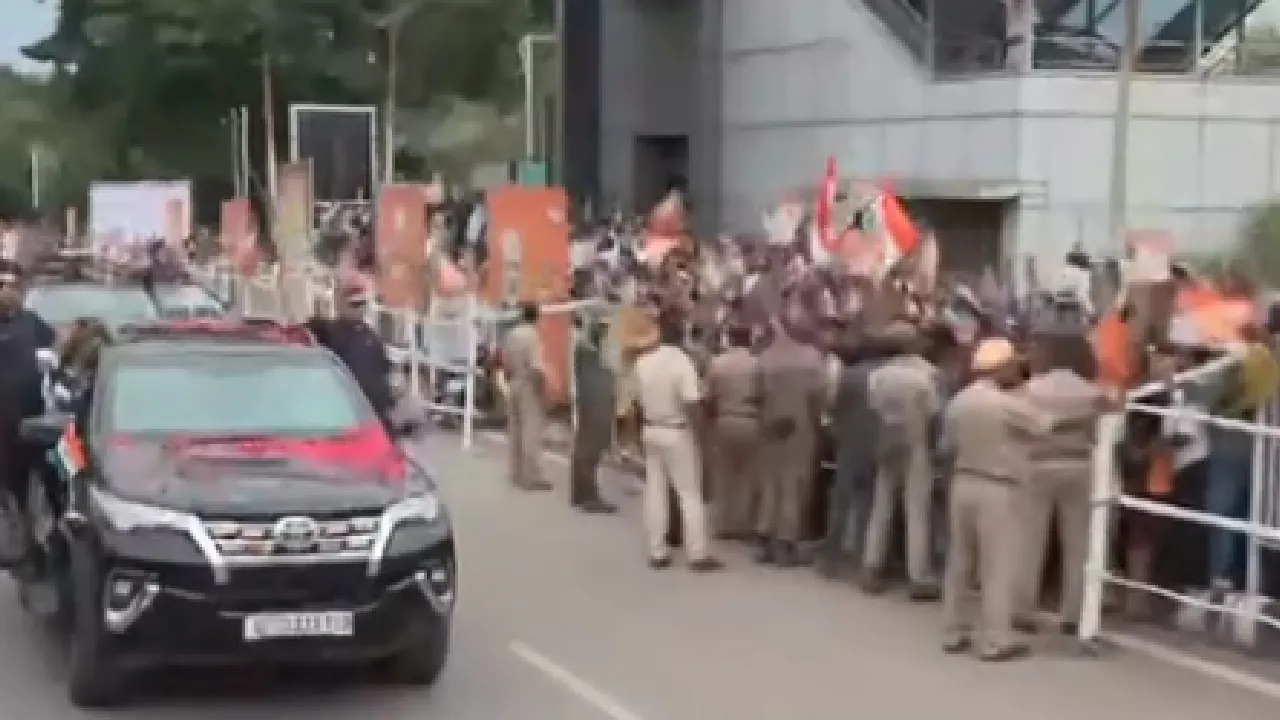 PM Modi Road show bbsr