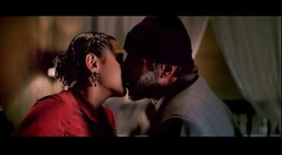 kiss scene with Amitabh