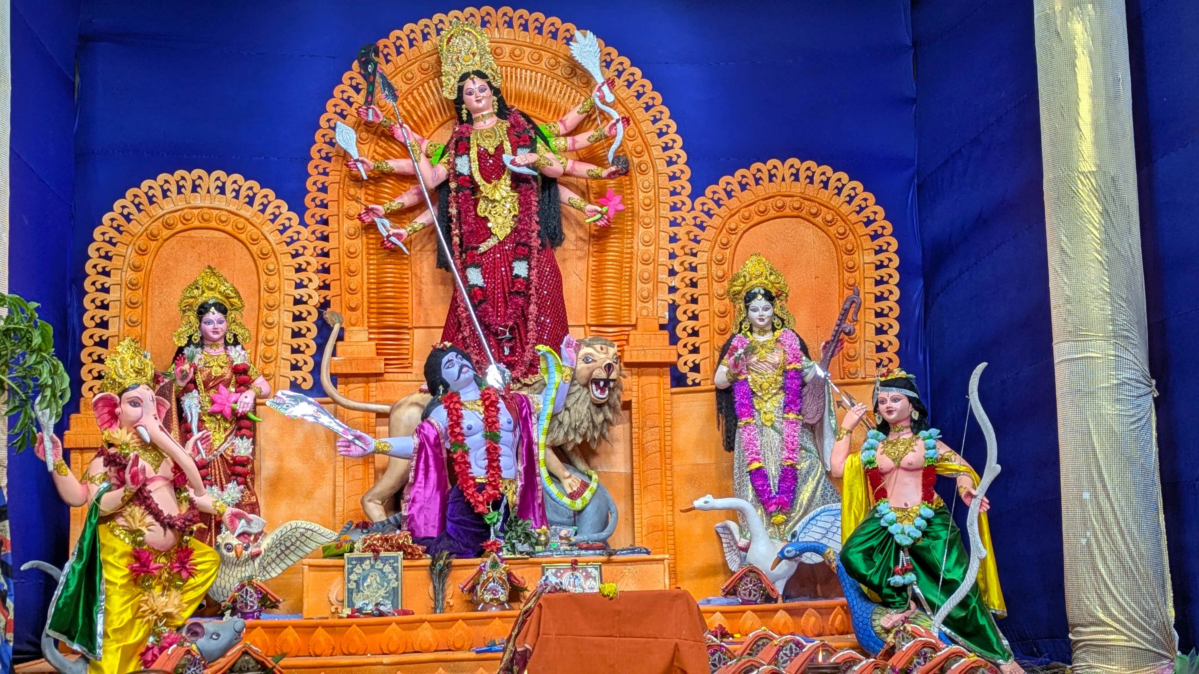 ngp-durgapuja-ghoribus malik sangh