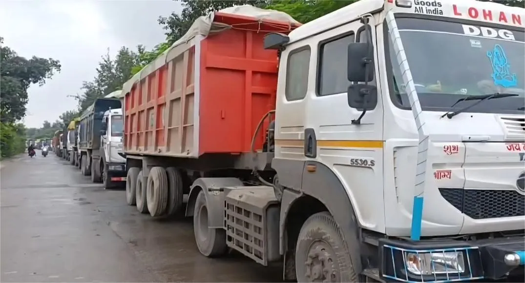 Protest against illegal ash dumping