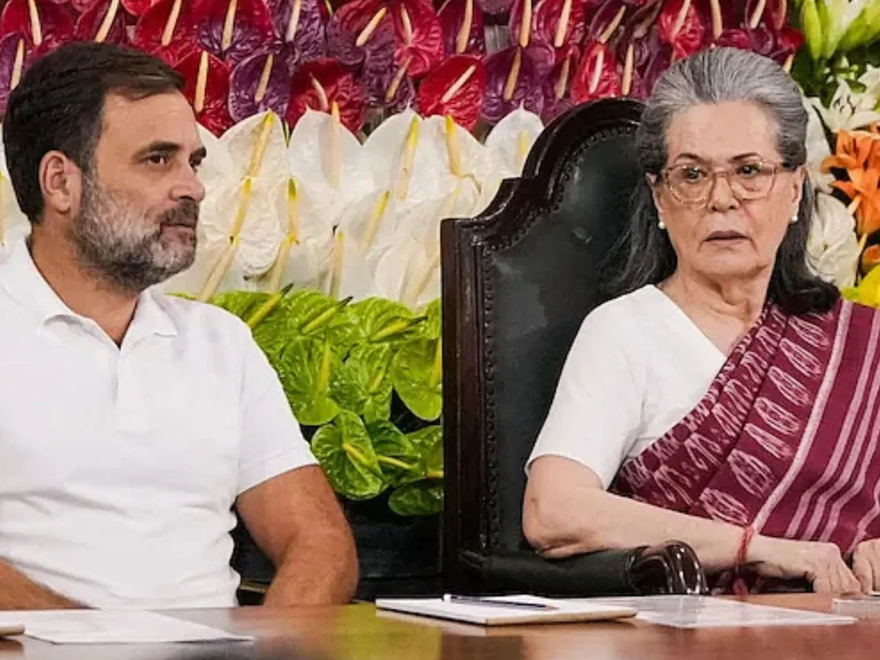 rahul gandhi and sonia gandhi 