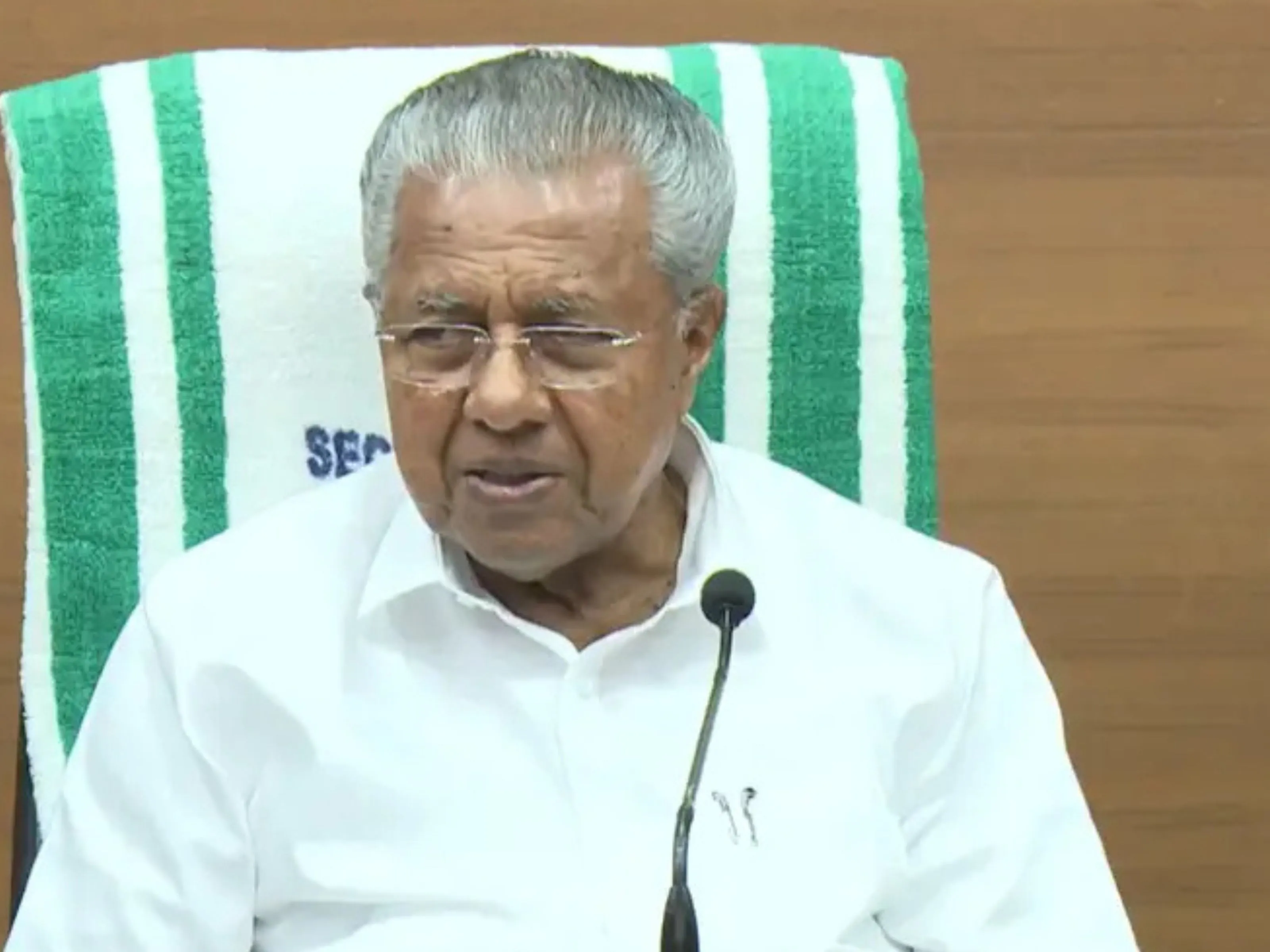 pinarayi vijayan press meet