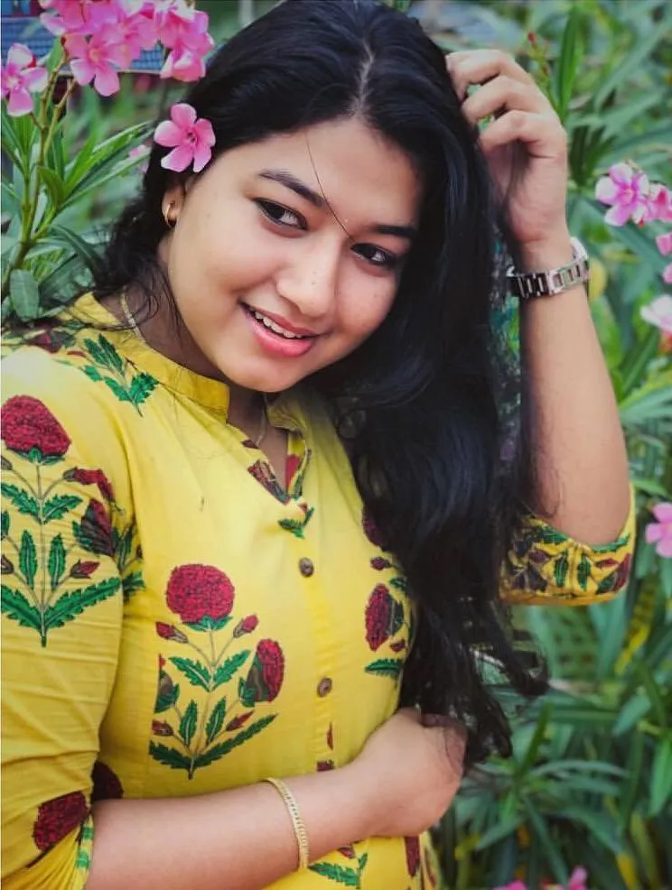 artist_43638_grace-antony-photos-images-64830