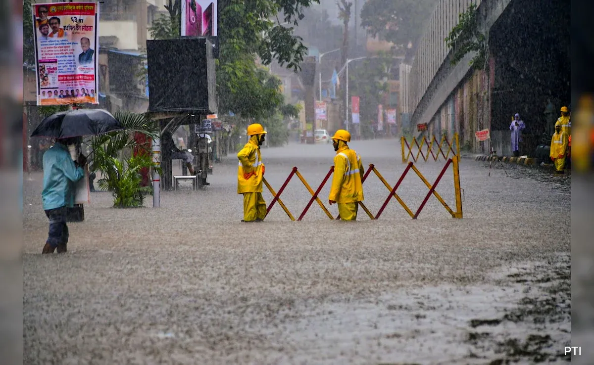 bgn73ovs_mumbai-rain_625x300_18_August_25