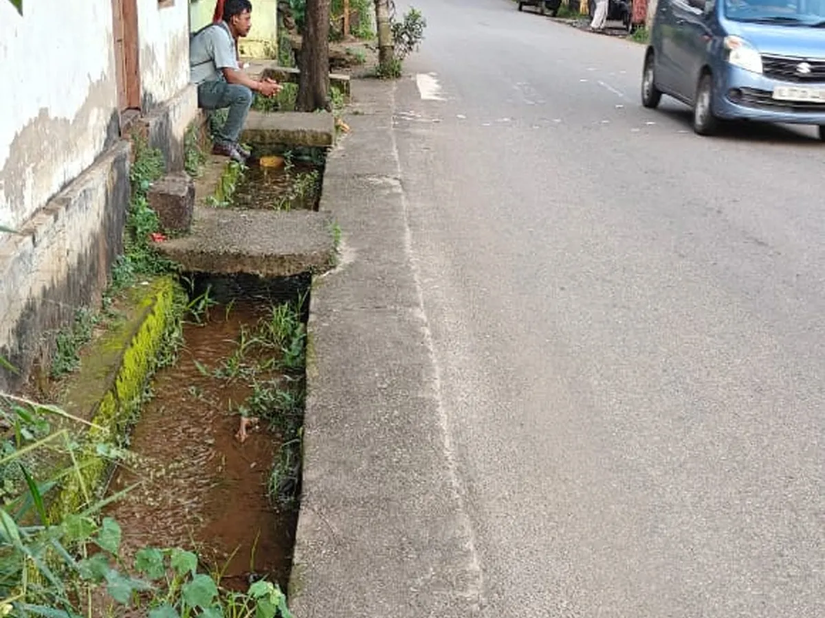 conjusted bus stop-3