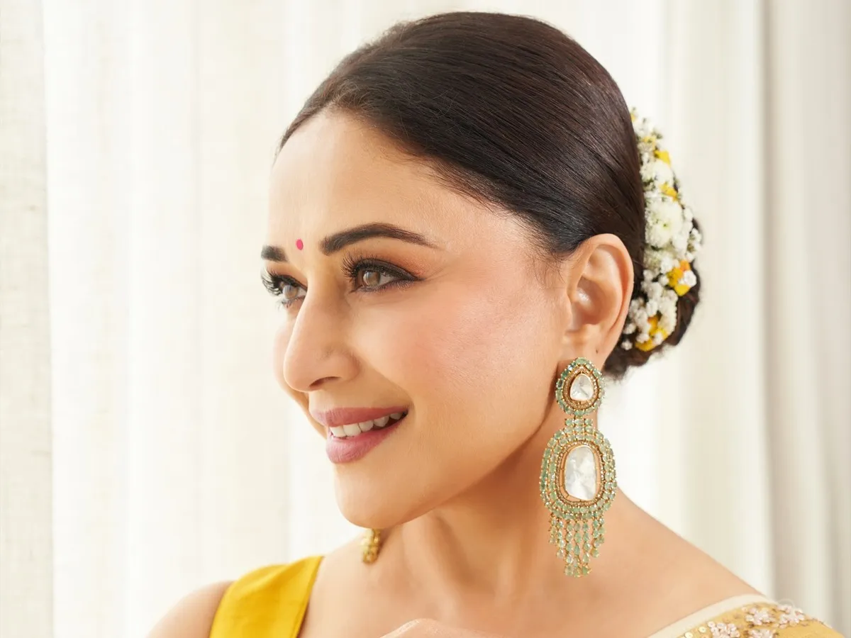 madhuri dixit-7