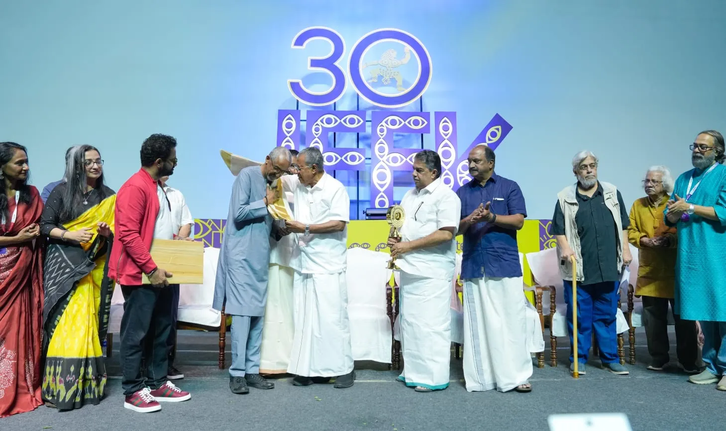 2fdd2c02-4c87-4984-8ede-7b2400527f8d