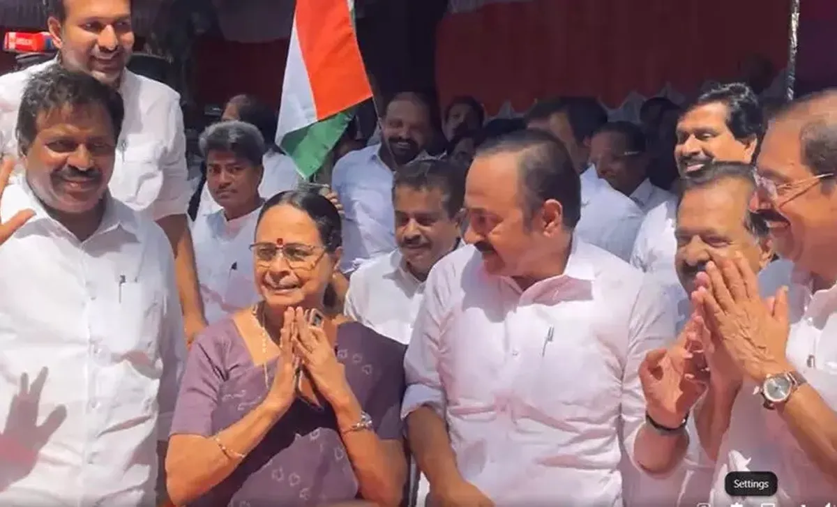 isha potty joined in congress