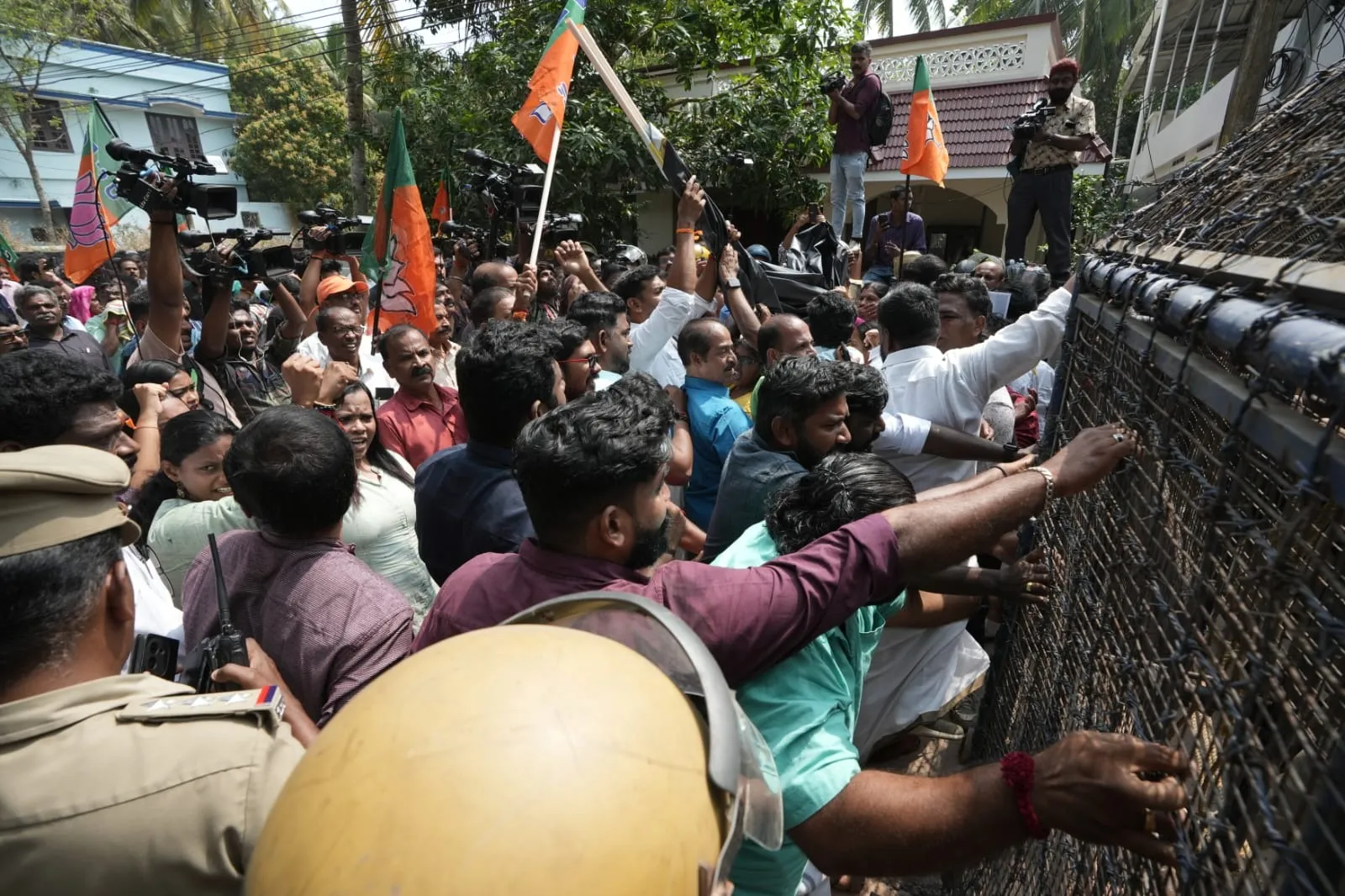 b2aee27e-3573-4013-92cb-7d19137c8026