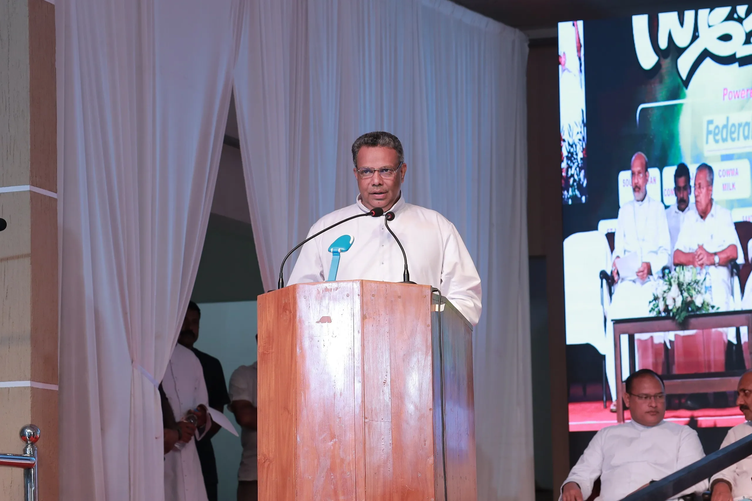 b6467bfd-d83b-4afe-a402-e78416d15321