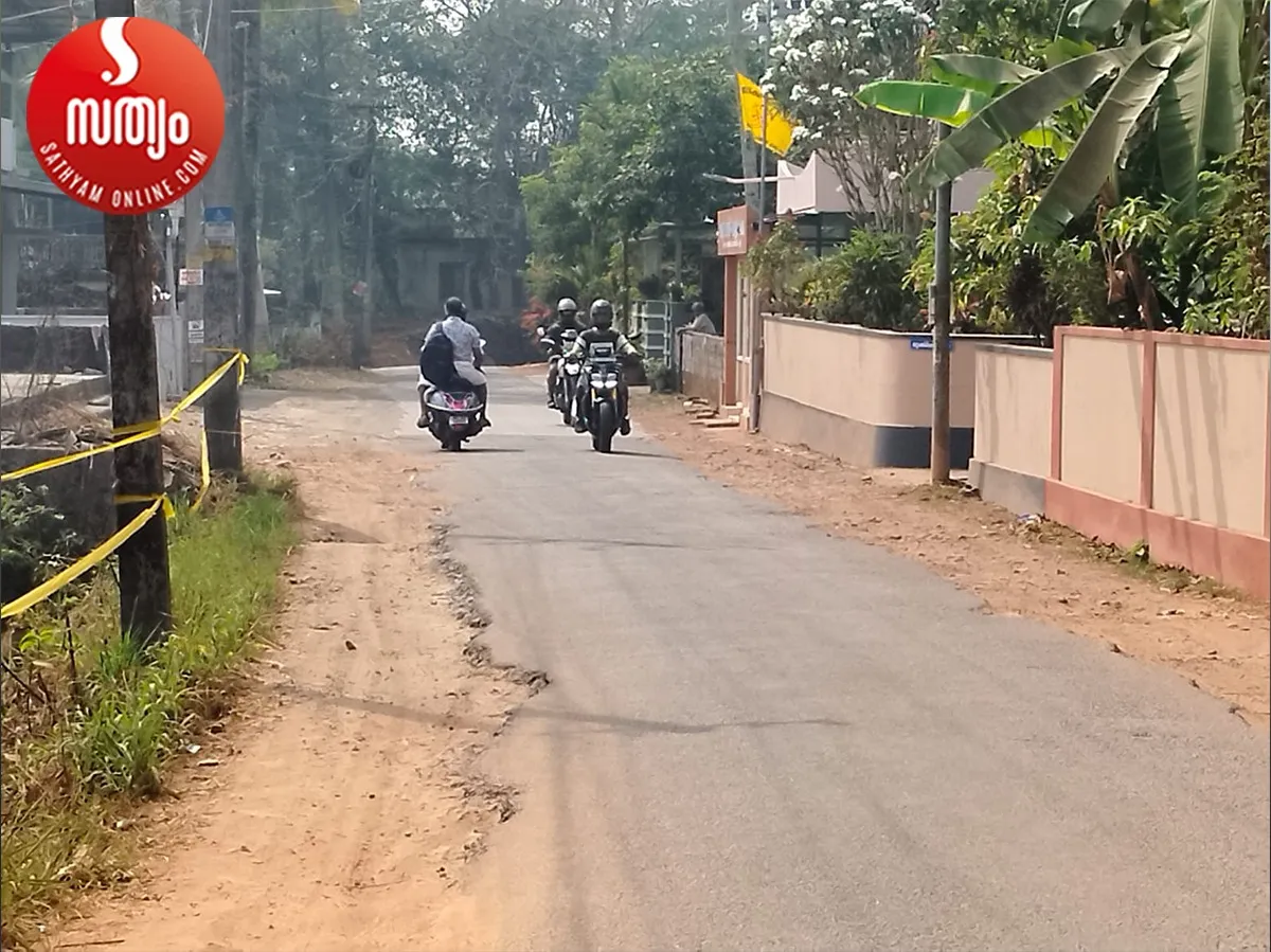 chottanikkara muriyamangalam road-18