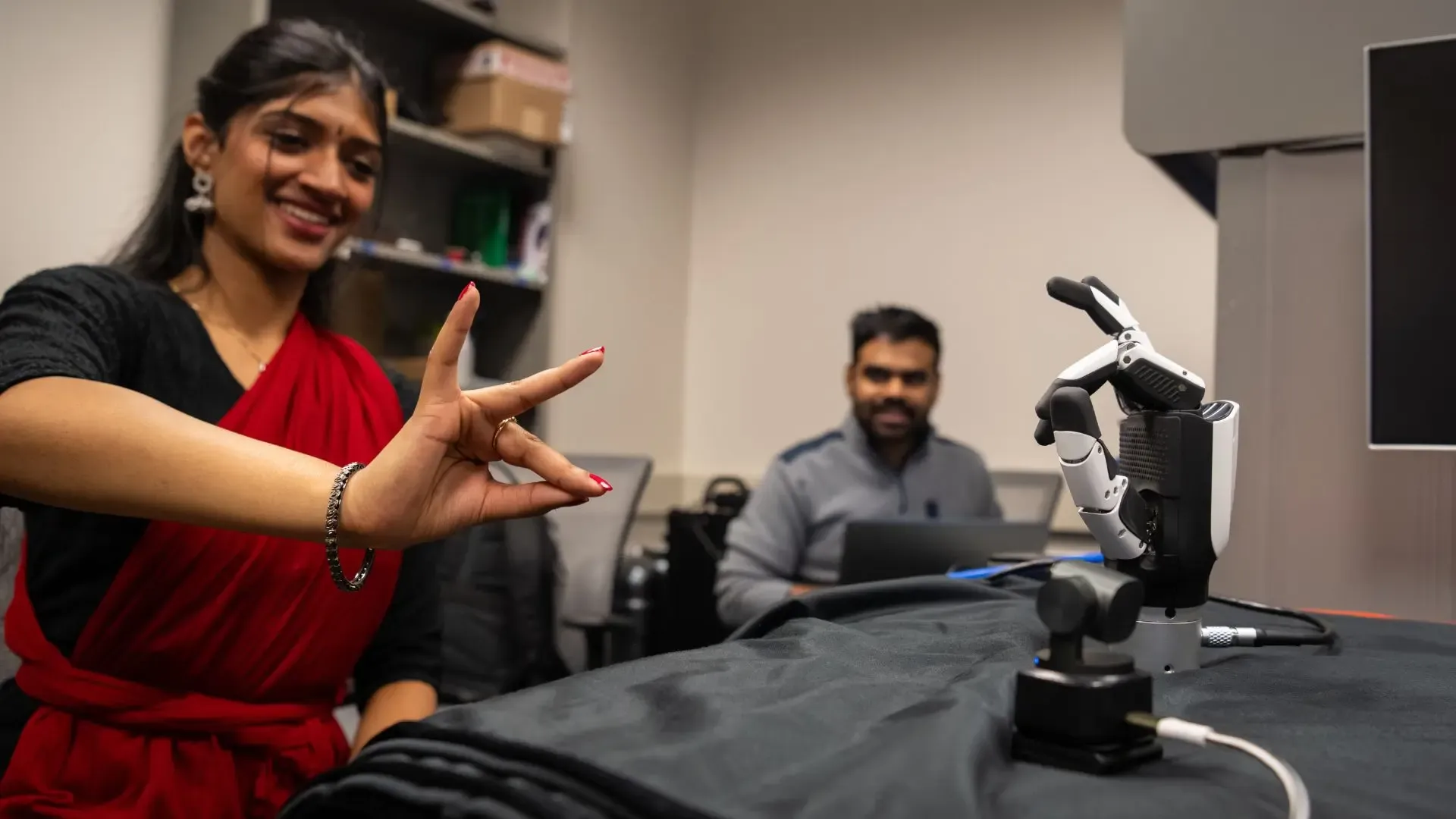 Untitled-design-2025-12-05T024321