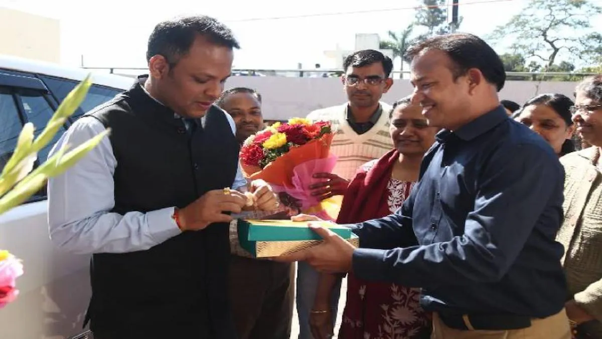 IAS RIturaj Singh