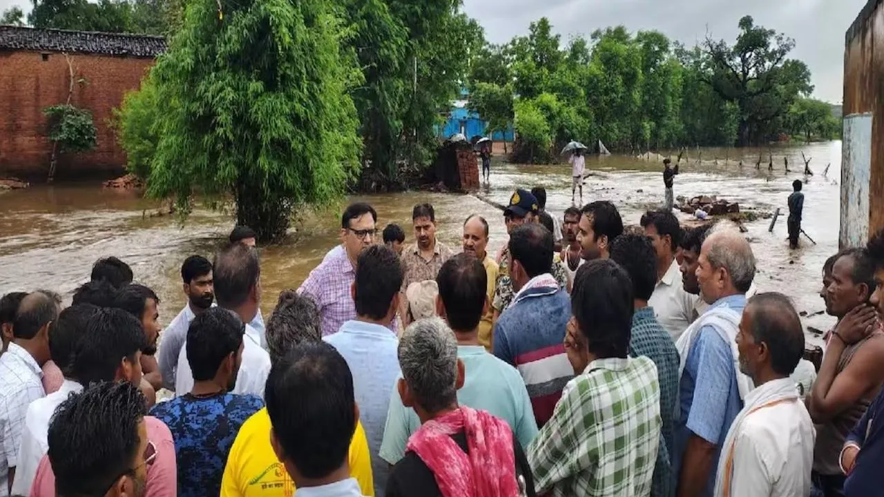 Tikamgarh collector Vivek Shrotiya